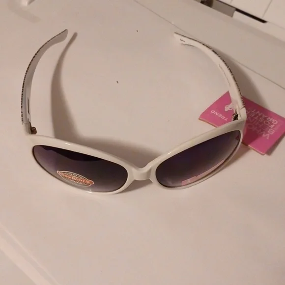 NWT - Foster Grant Luxury Fashion Sunglasses Trend - Picture 2 of 7